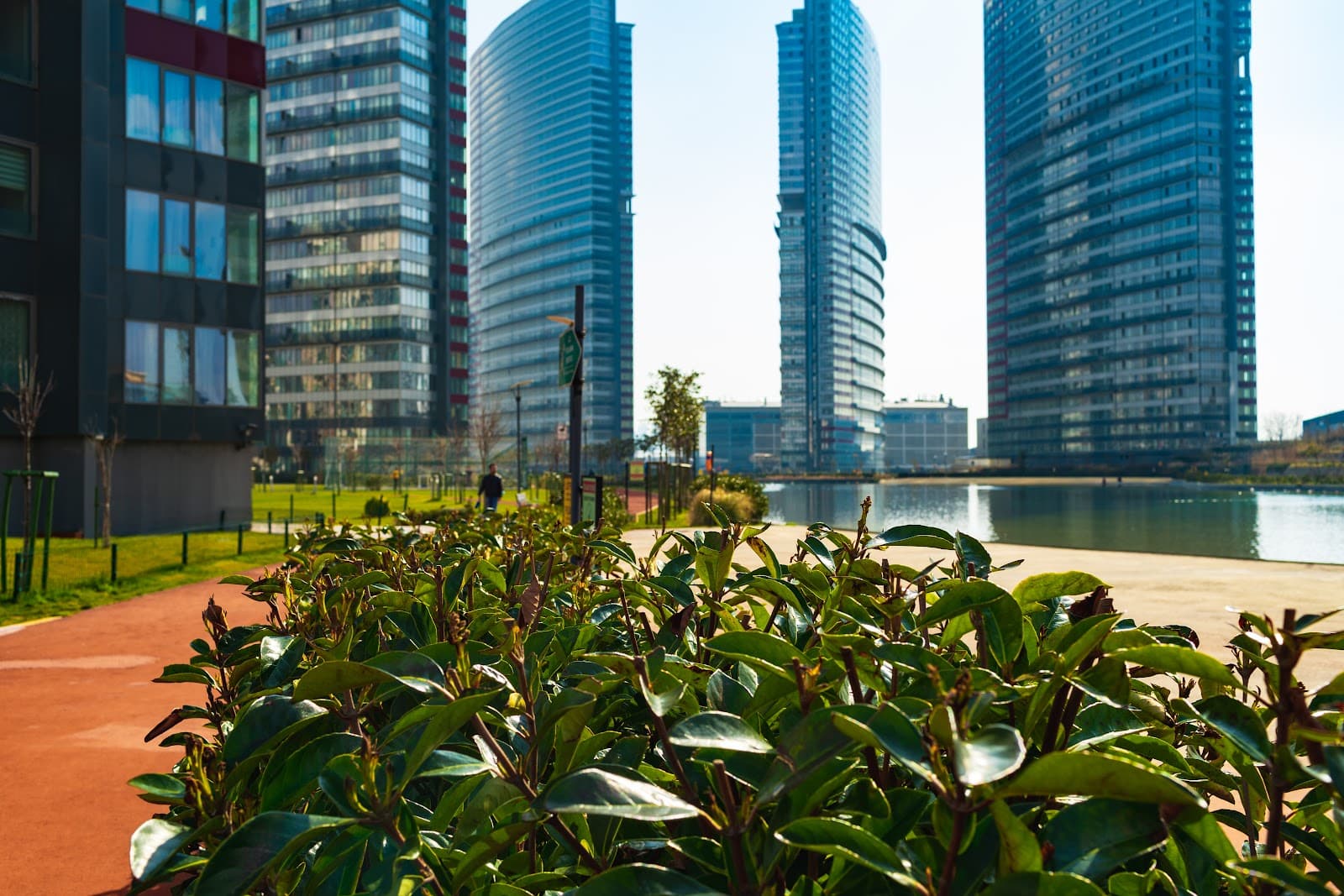 Edificios residenciais modernos em area urbana densamente construida